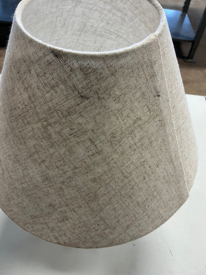 Coastal shell table lamp - ceramic shell-textured base in white - AS IS - MINOR COSMETIC FLAWS - PICK UP ONLY