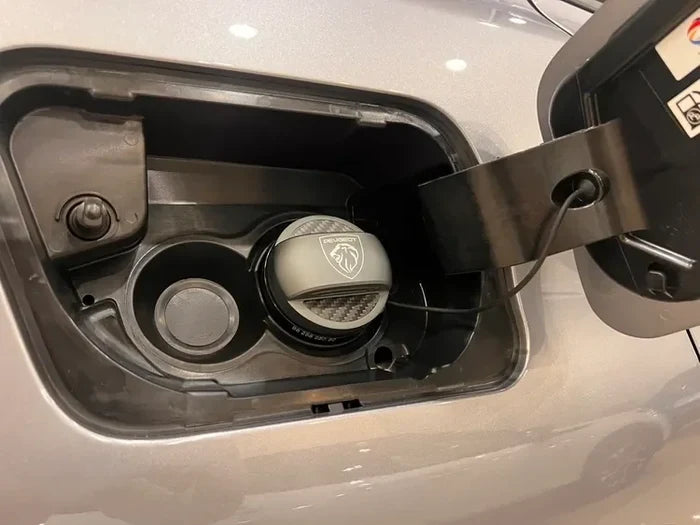 Aluminum fuel cap cover for Peugeot & Citroën — DEFF