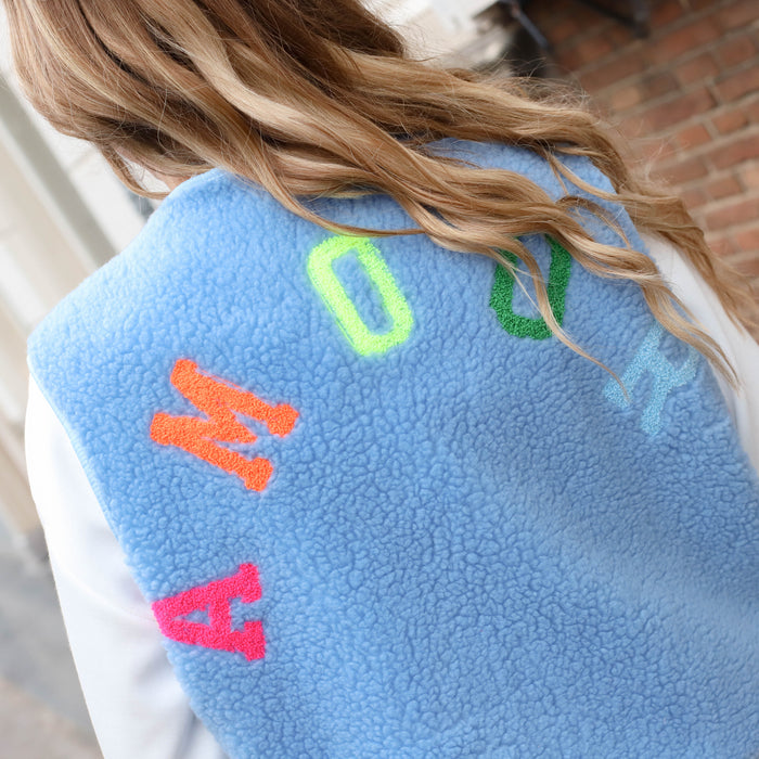 Amour gilet gekleurde letters blauw