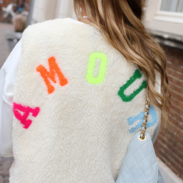 Amour gilet gekleurde letters lichtgeel
