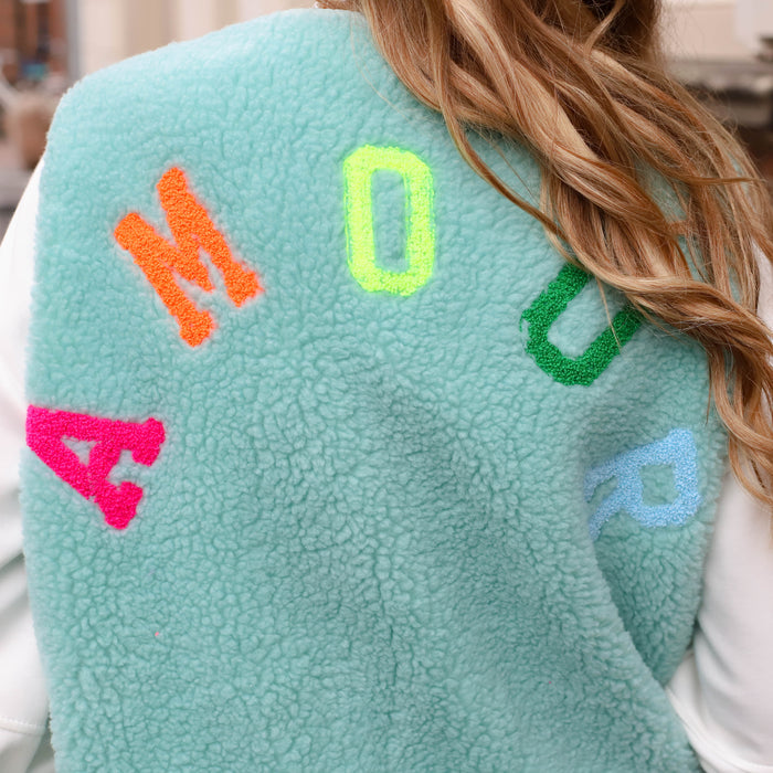 Amour gilet gekleurde letters mint