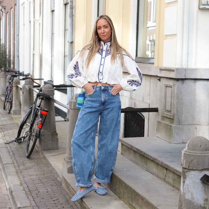Cropped Broderie blouse wit blauw