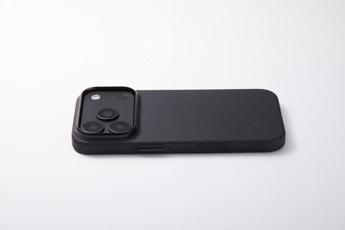 DURO Super Tough Case iPhone 18/17 - low side angle
