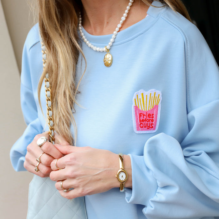 French fries sweater lichtblauw