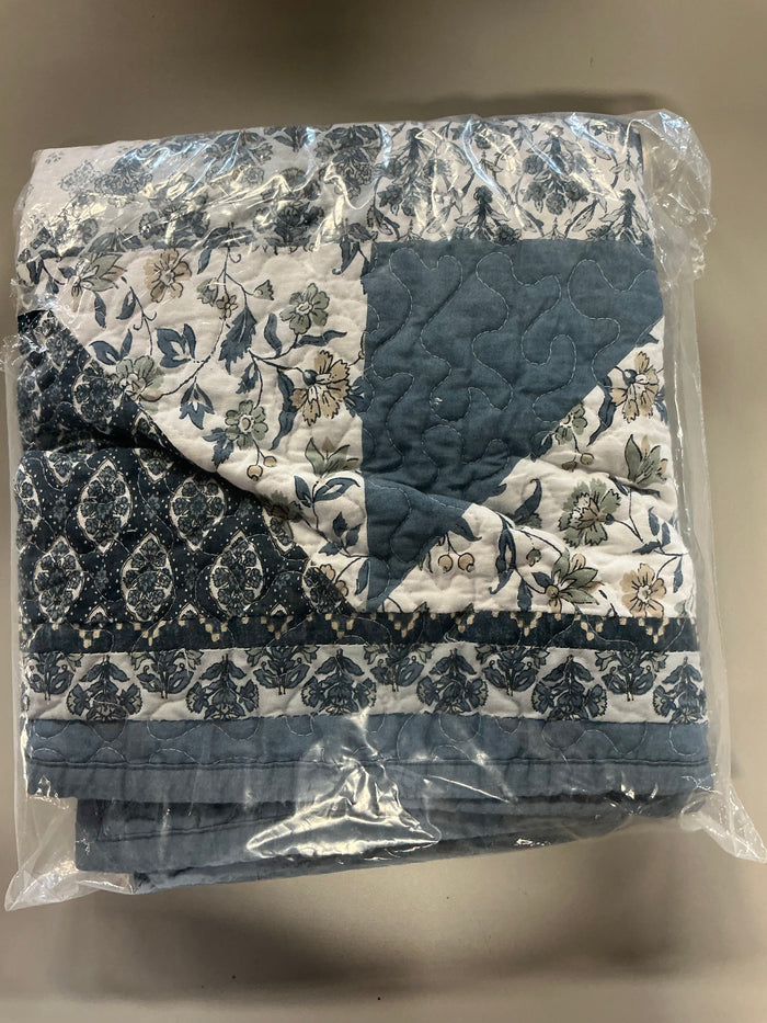 Linden Street Dayton Pillow Sham - Blue Triangle - Standard Size - 1 Sham - Open Package (see pictures)