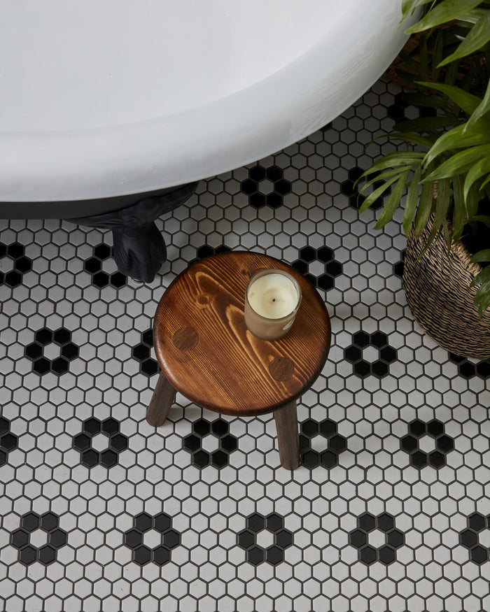 Mono Hex Porcelain Mosaic Daisy