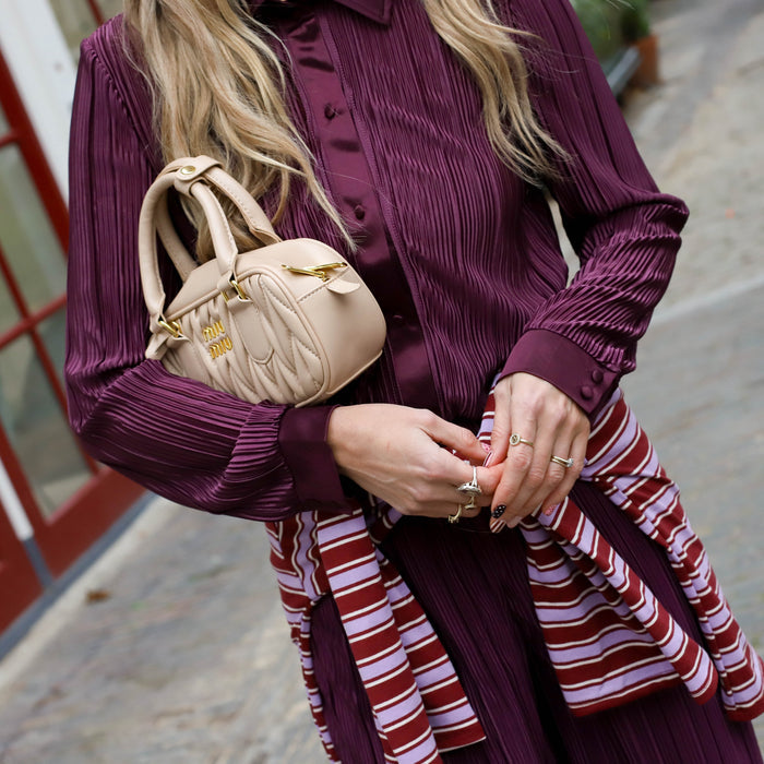 Nora blouse wine tasting red