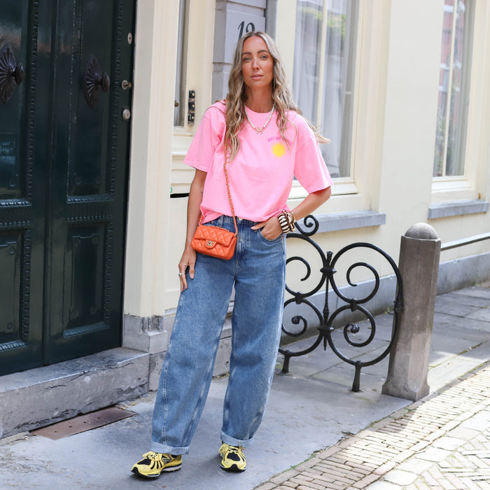 Out of office tee roze