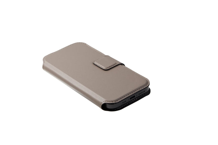 SNAPCOVER MagSafe folio case for iPhone — DEFF