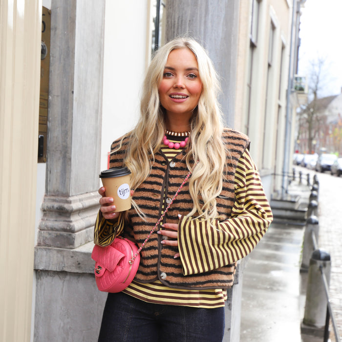 Streep gilet camel