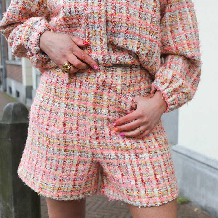 Studio Amaya Saar short