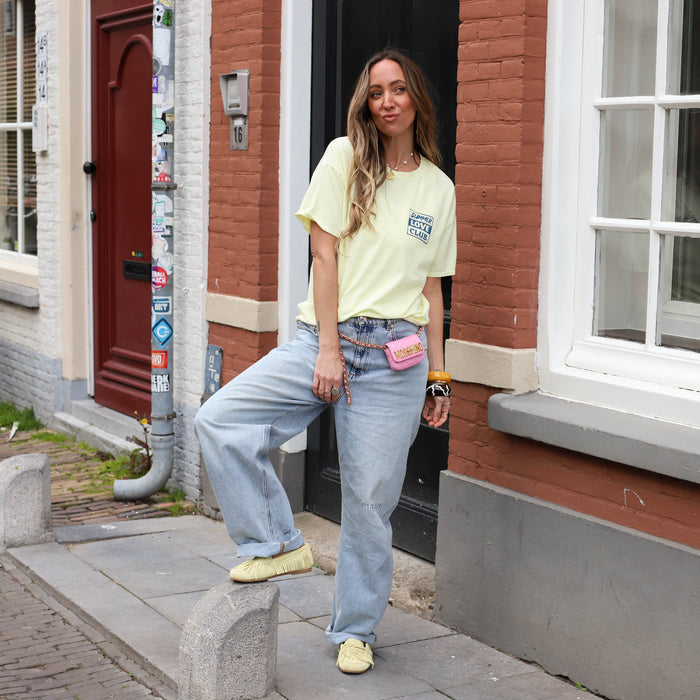 Summer love club tee geel