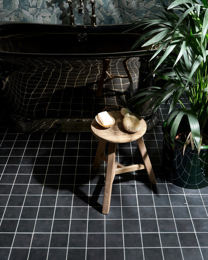 Victorian Style™ Porcelain Anthracite Field|Credit: Catchpole & Rye Bathtub|folly-moss-porcelain-hex-melange