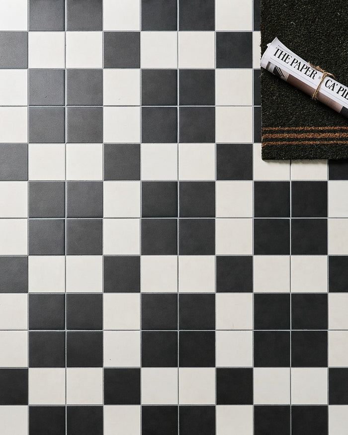 Victorian Style™ Porcelain Chess Mono A
