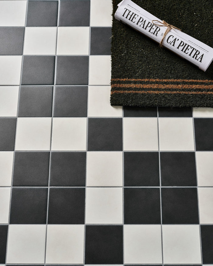 Victorian Style™ Porcelain Chess Mono A