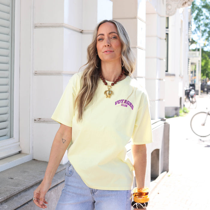 Voyage club tee geel