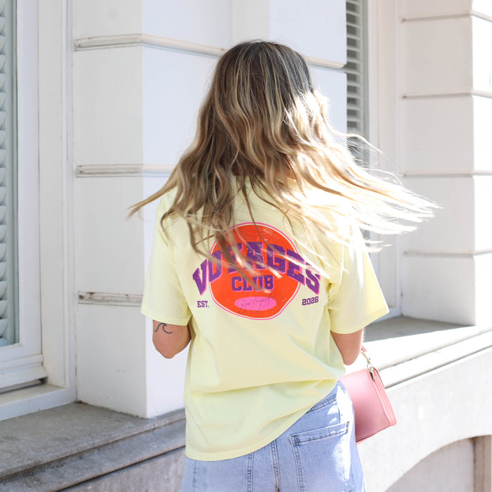 Voyage club tee geel