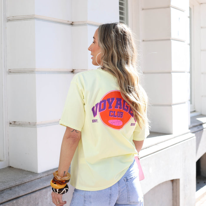 Voyage club tee geel