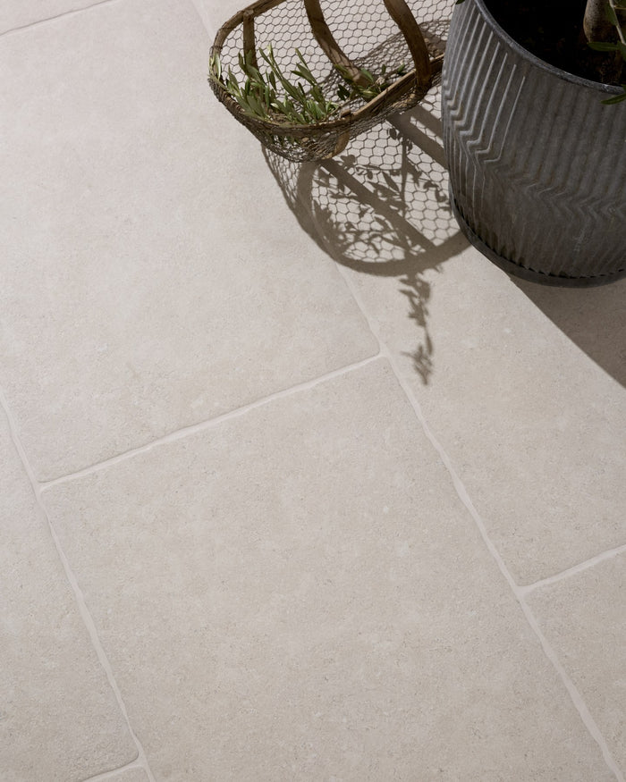 Wychwood Claire Porcelain Paving Textured