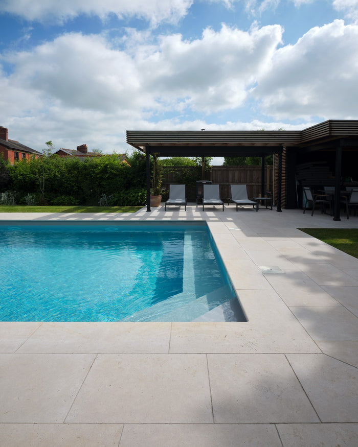 Wychwood Limestone Etched Bullnose Coping