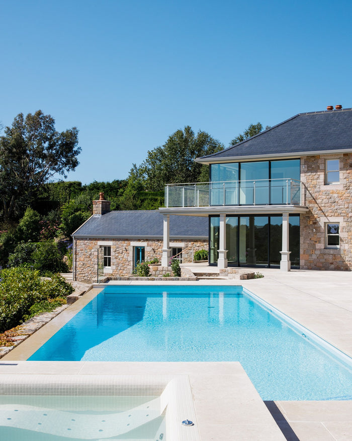 Wychwood Limestone Paving Tumbled & Etched Finish|Credit: Godel Architects & Sarah McKinnon|wychwood-limestone-tumbled-and-etched-double-pencil-coping